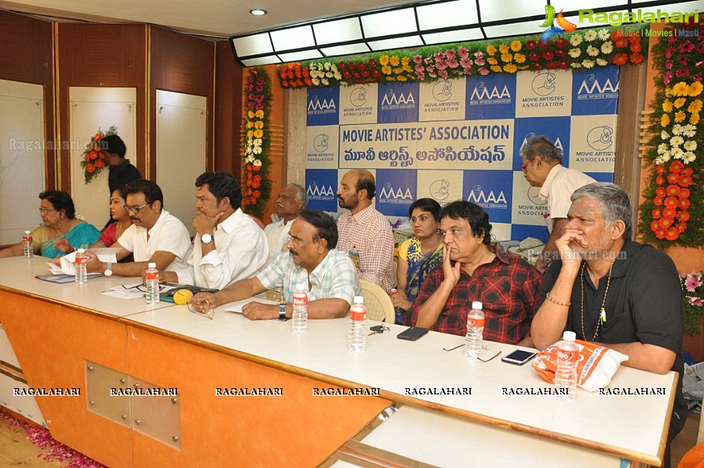 Felicitation to Jamuna and Kaikala Satyanarayana by MAA