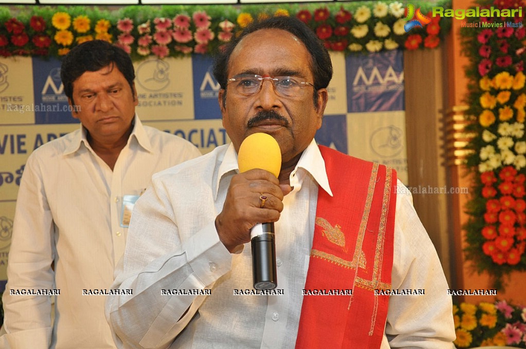 Felicitation to Jamuna and Kaikala Satyanarayana by MAA