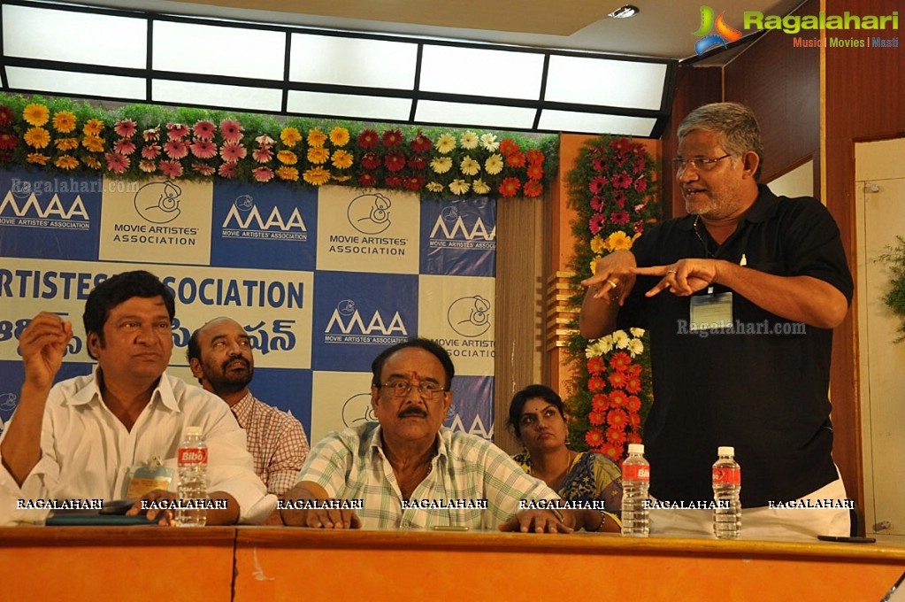 Felicitation to Jamuna and Kaikala Satyanarayana by MAA