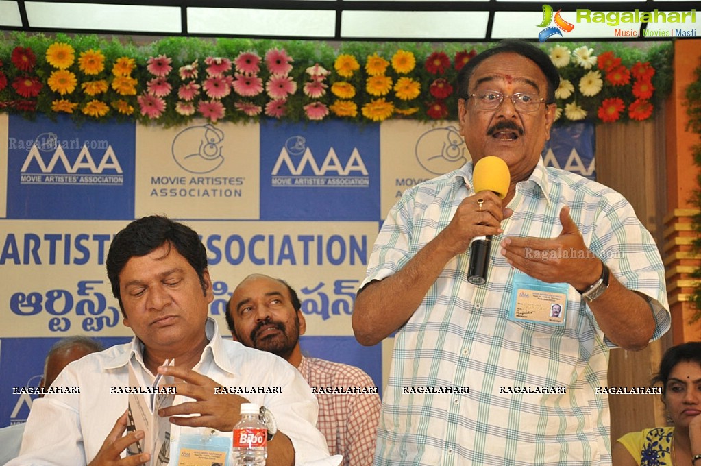 Felicitation to Jamuna and Kaikala Satyanarayana by MAA