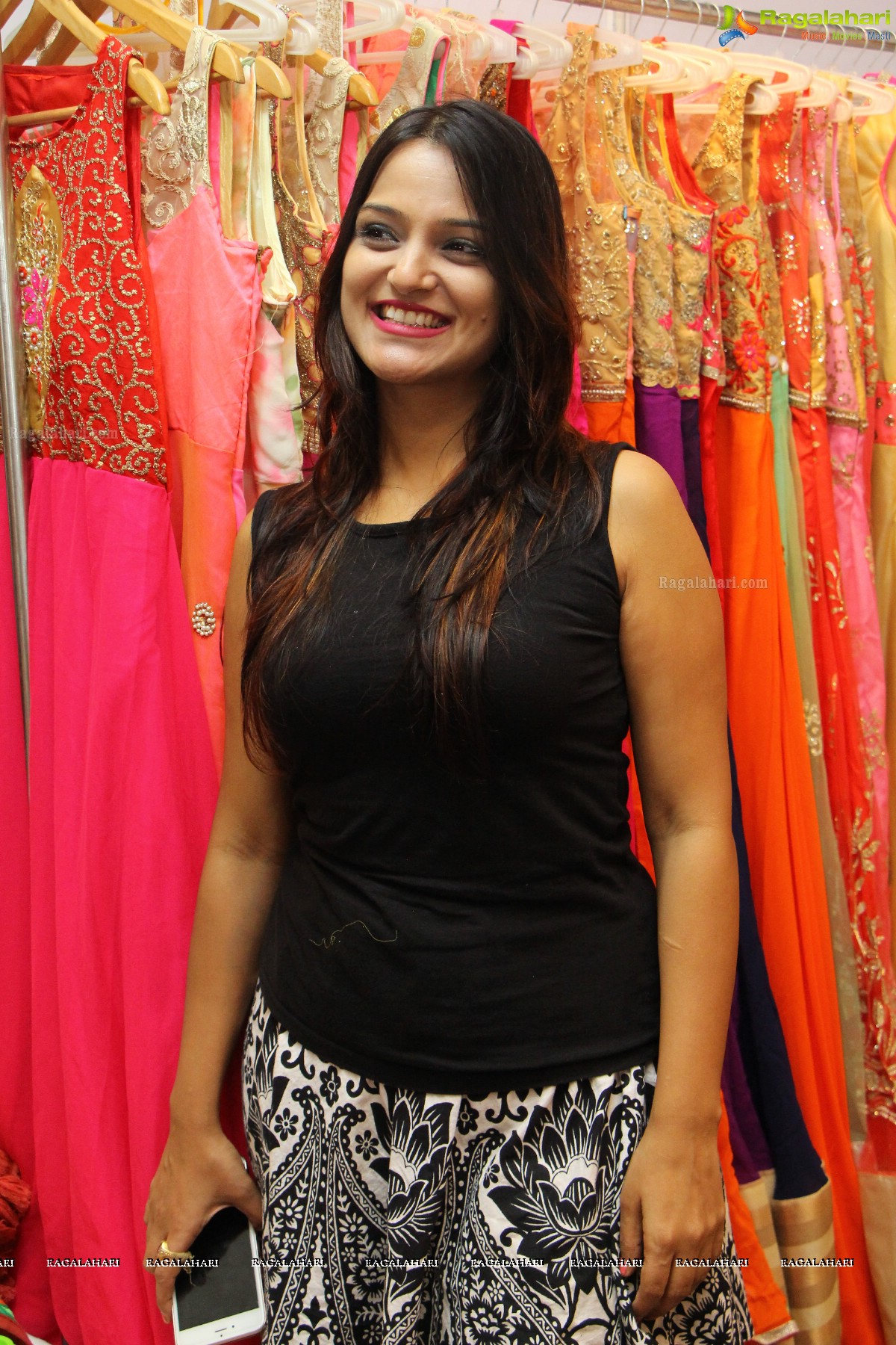 Harisha launches Sashi Nahata's Akritti Elite Exhibition and Sale at Taj Krishna, Hyderabad