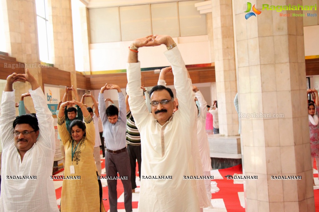 World Yoga Day 2016 Celebrations by Apollo Hospitals, Hyderabad