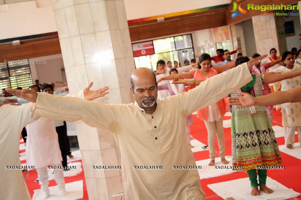 World Yoga Day 2016 Celebrations by Apollo Hospitals, Hyderabad