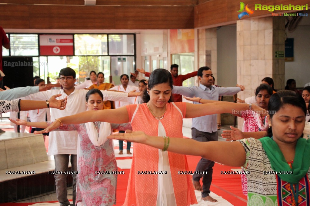 World Yoga Day 2016 Celebrations by Apollo Hospitals, Hyderabad