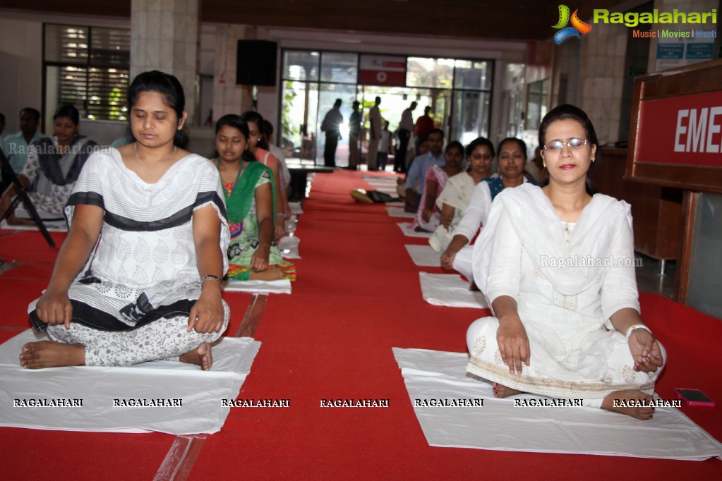 World Yoga Day 2016 Celebrations by Apollo Hospitals, Hyderabad