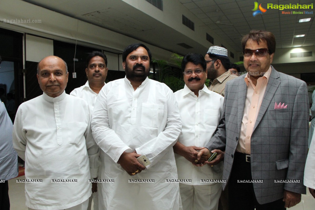 Iftar Party by Sultan-Ul-Uloom Education Society at Ghulam Ahmed Auditorium, Hyderabad