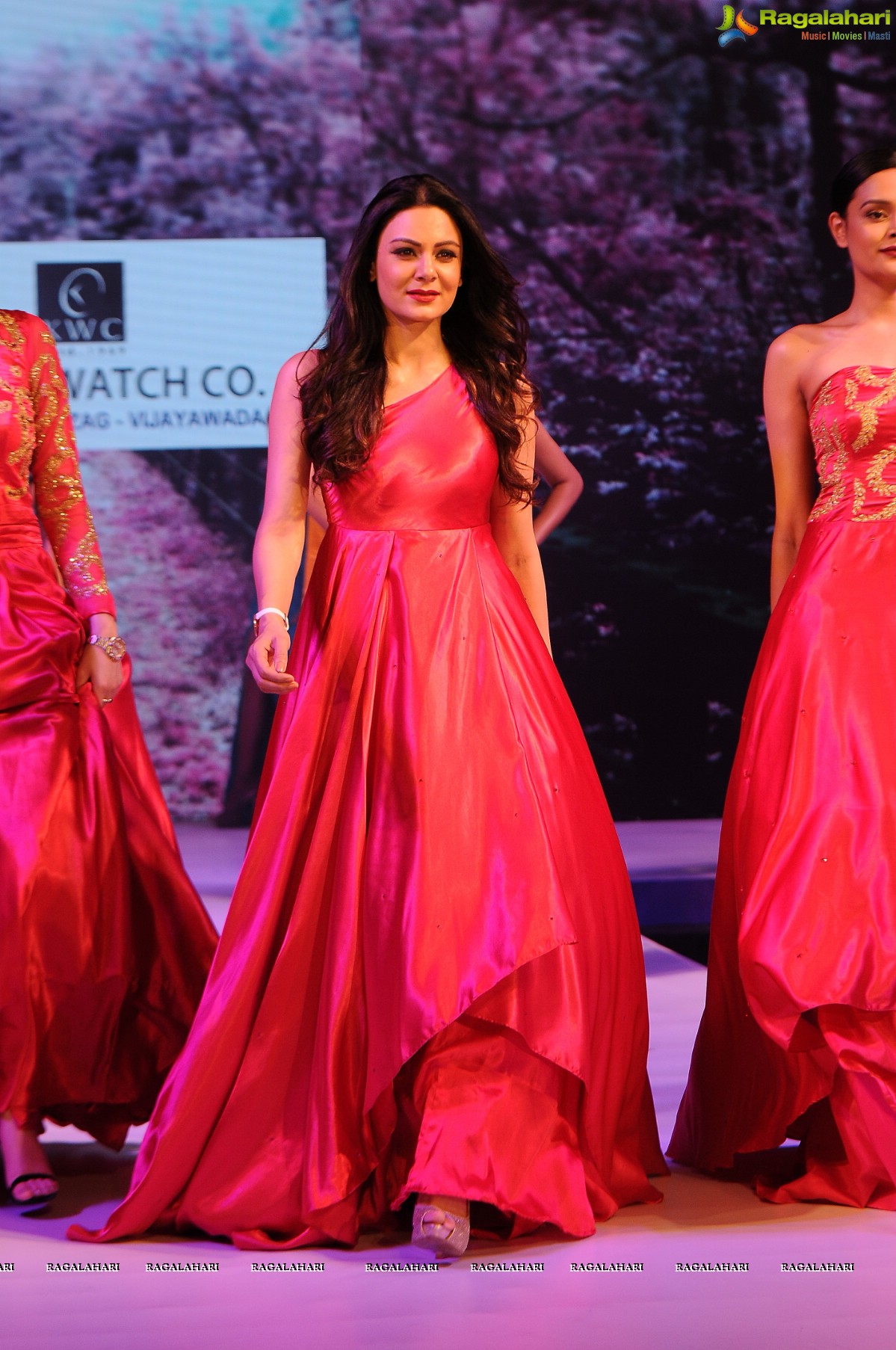 A Grand Showcase Of Designer Wedding Collection By Mebaz at 