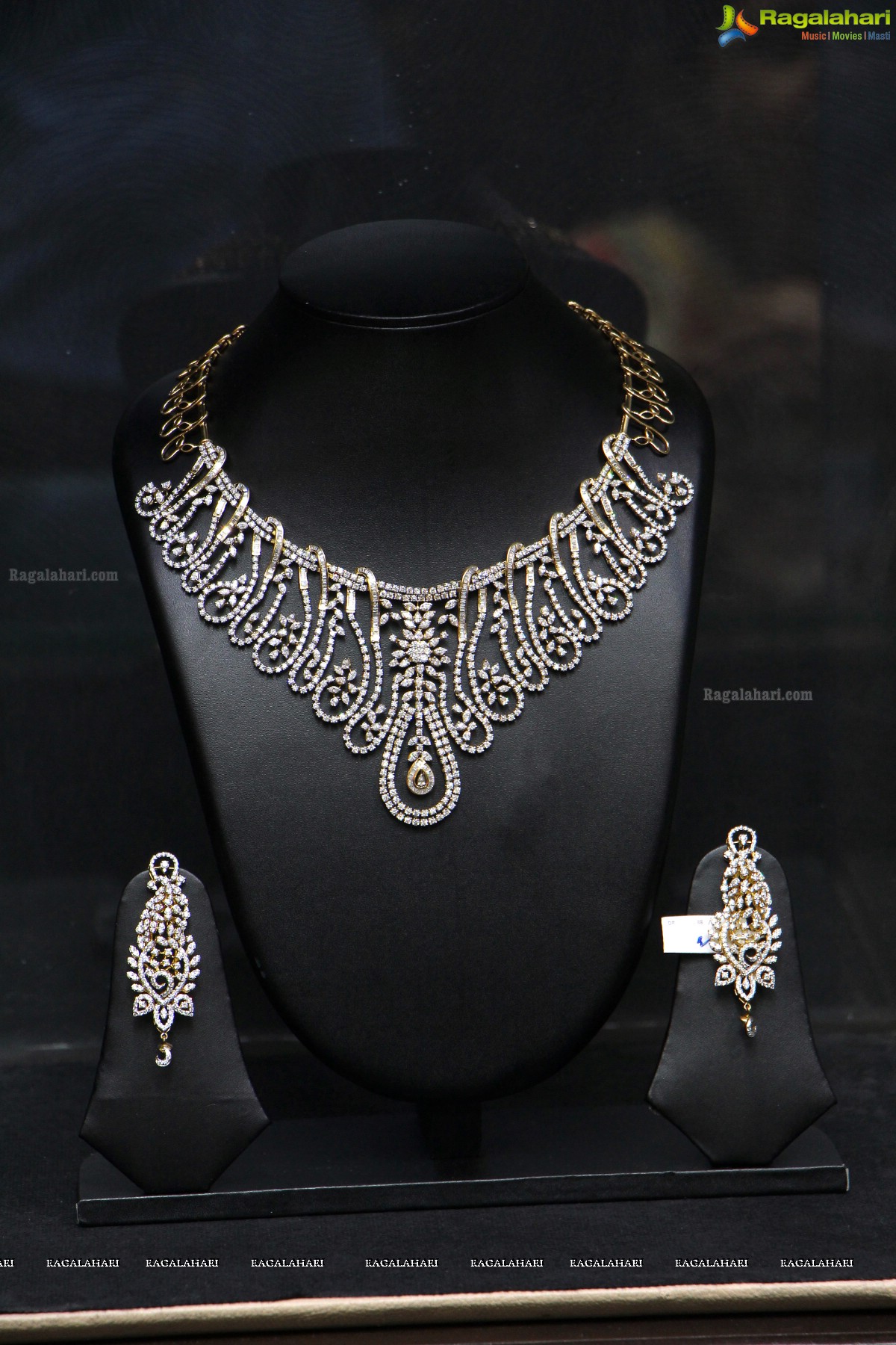Curtain Raiser of Hiya Jewellers Diamond and Gold Masterpiece Collection Showcase