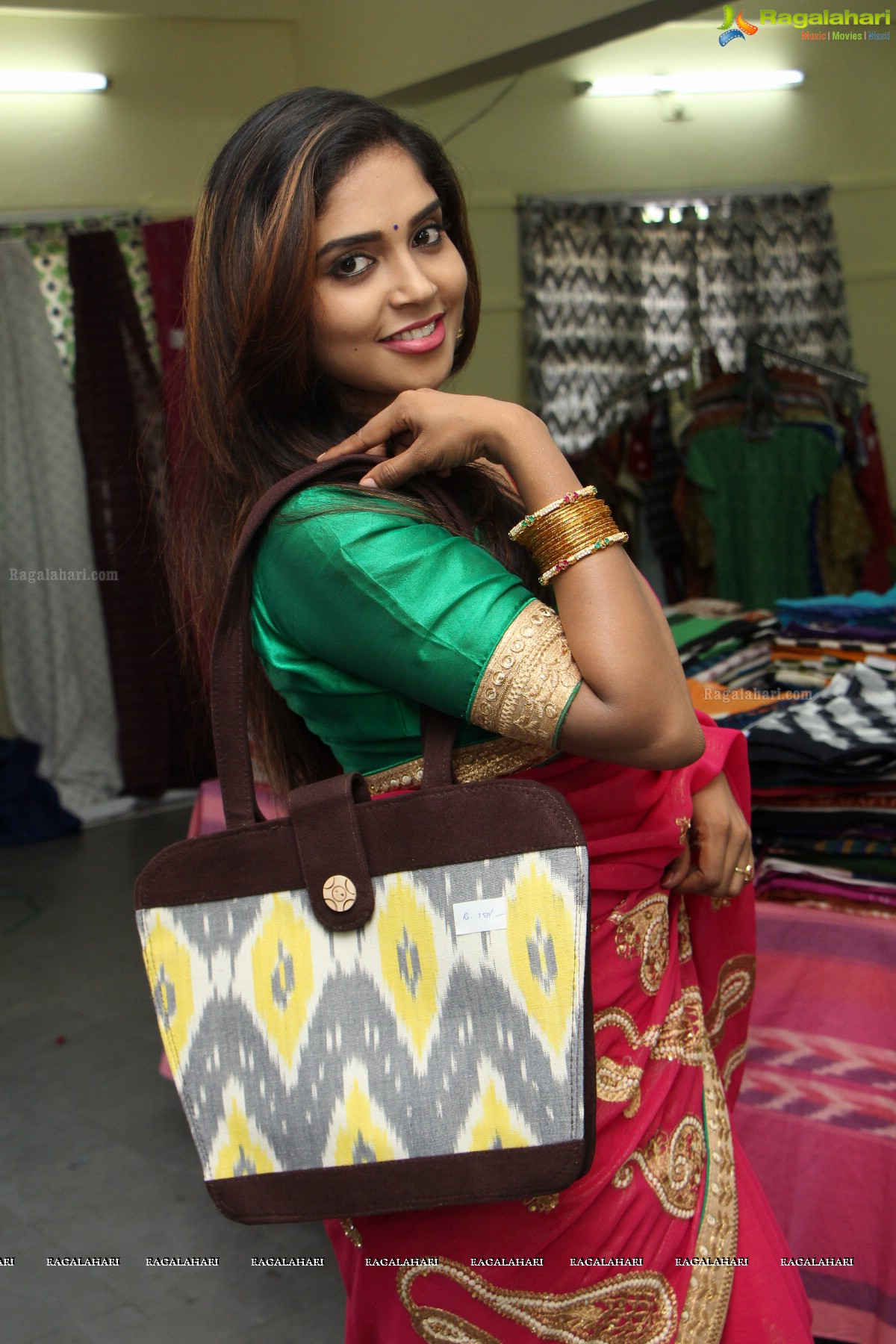 Karunya and Socialite Bina Mehta launches Pochampally IKAT Art Mela at Y.W.C.A, Secunderabad