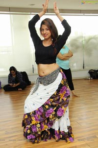 Meher Malik Belly Dance