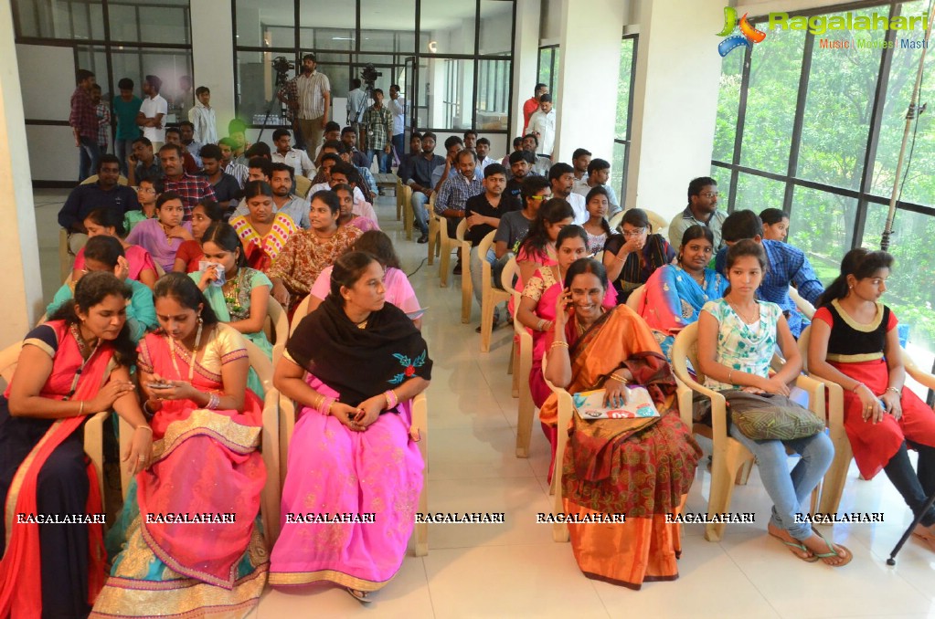 Niharika Konidela meets Mega Fans