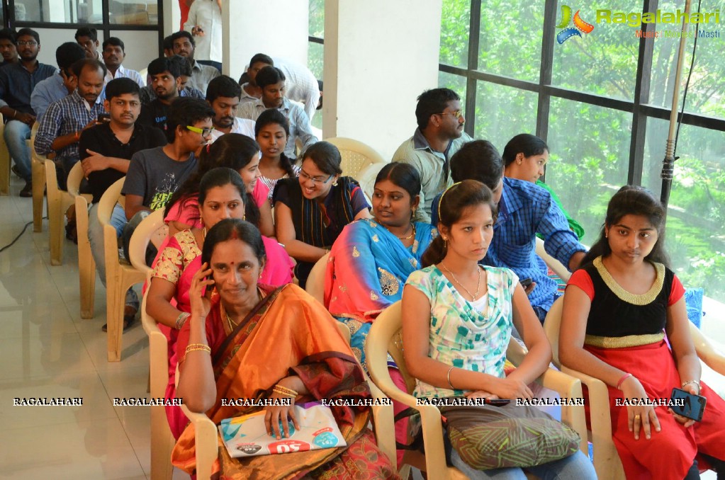 Niharika Konidela meets Mega Fans