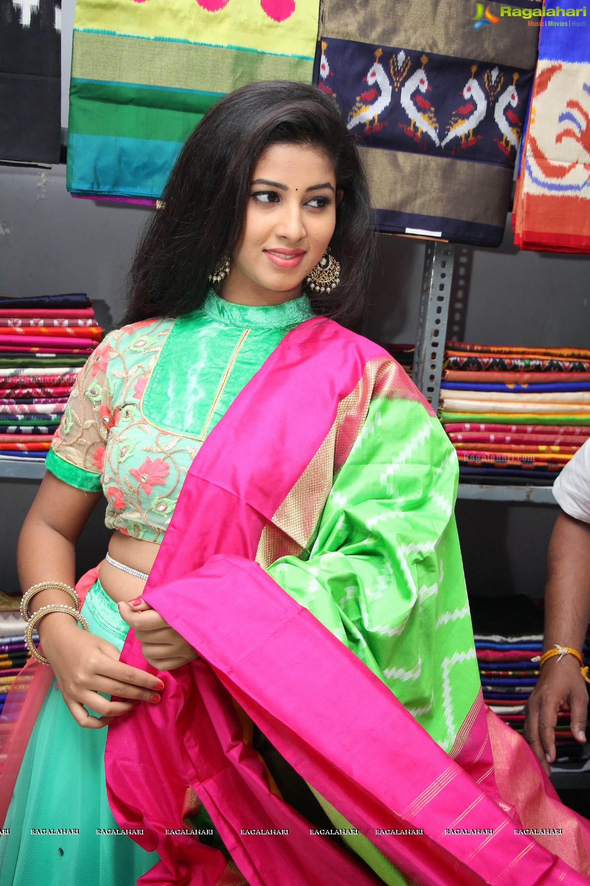 Pavani launches Pochampally IKAT Art Mela at Kushaiguda