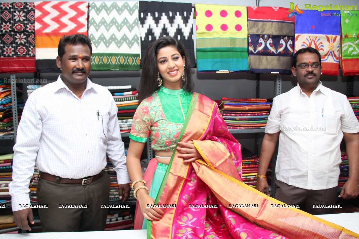 Pavani launches Pochampally IKAT Art Mela at Kushaiguda