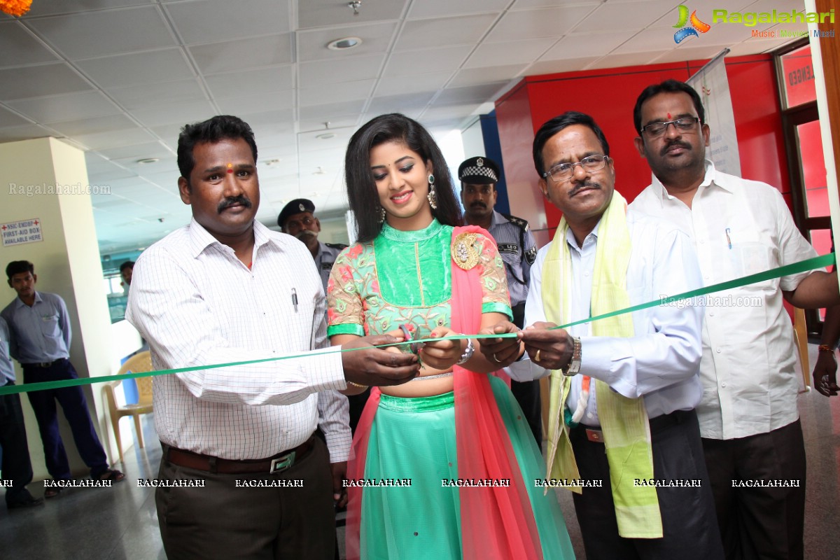 Pavani launches Pochampally IKAT Art Mela at Kushaiguda