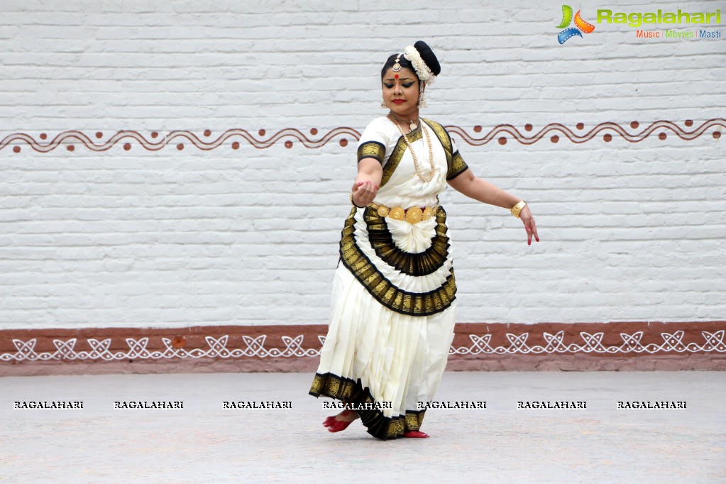 Rasollas - Krishnam Vande Jagad Gurum by Sri Sai Nataraja Academy of Kuchipudi Dance, Hyderabad