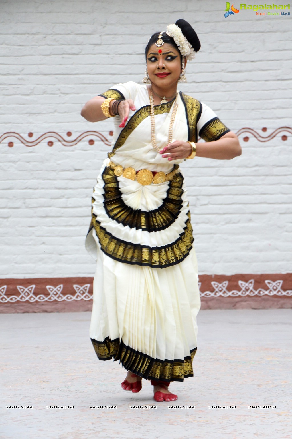 Rasollas - Krishnam Vande Jagad Gurum by Sri Sai Nataraja Academy of Kuchipudi Dance, Hyderabad