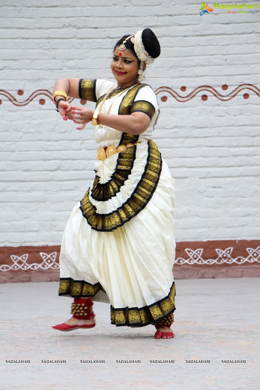 Rasollas - Krishnam Vande Jagad Gurum by Sri Sai Nataraja Academy of Kuchipudi Dance, Hyderabad