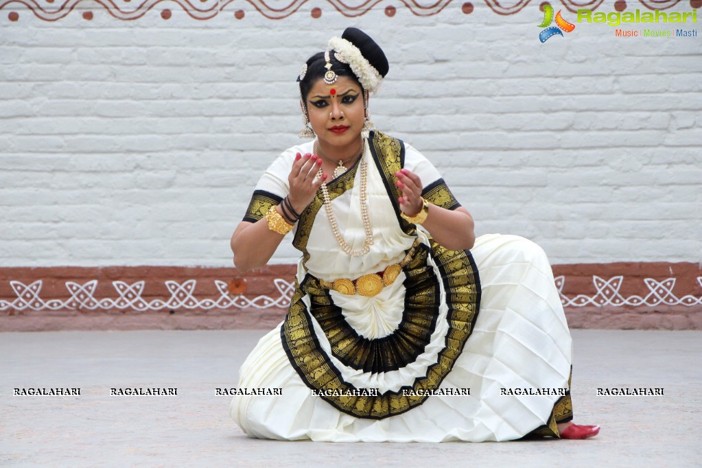 Rasollas - Krishnam Vande Jagad Gurum by Sri Sai Nataraja Academy of Kuchipudi Dance, Hyderabad