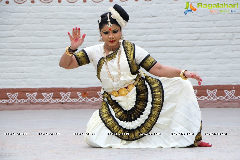 Rasollas - Krishnam Vande Jagad Gurum by Sri Sai Nataraja Academy of Kuchipudi Dance, Hyderabad