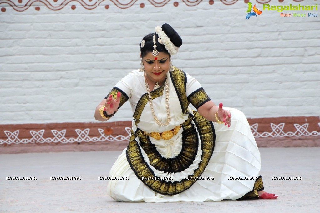 Rasollas - Krishnam Vande Jagad Gurum by Sri Sai Nataraja Academy of Kuchipudi Dance, Hyderabad