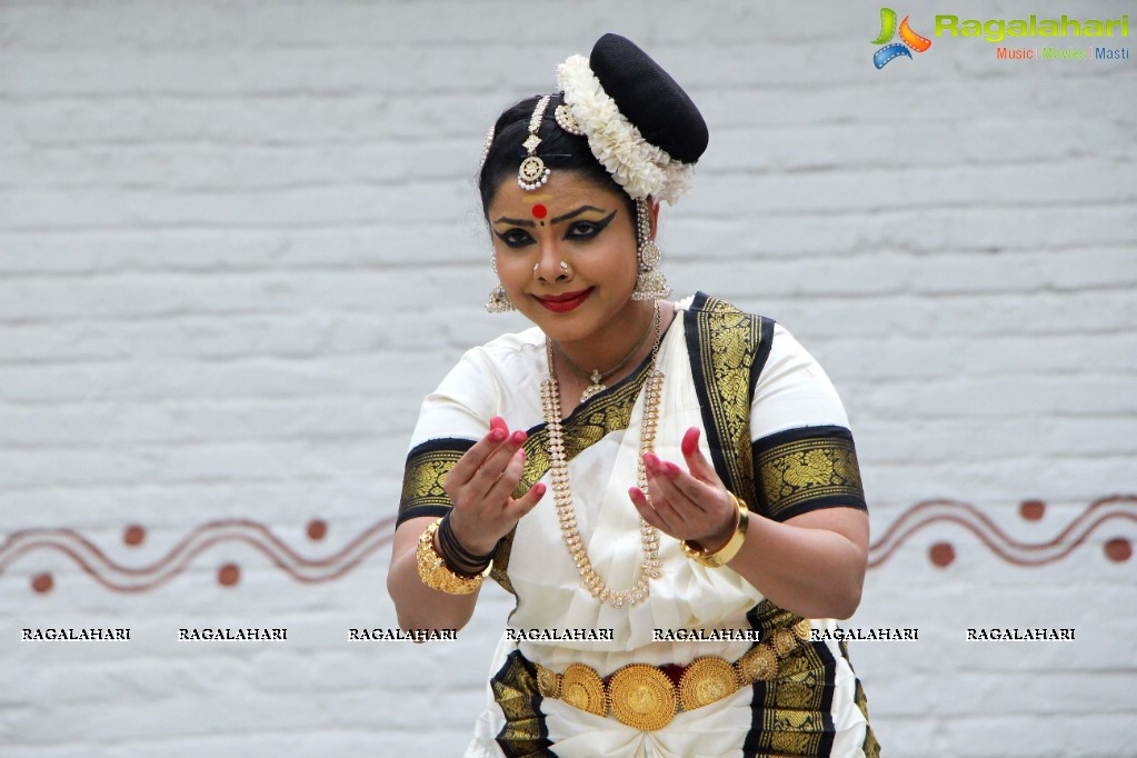 Rasollas - Krishnam Vande Jagad Gurum by Sri Sai Nataraja Academy of Kuchipudi Dance, Hyderabad