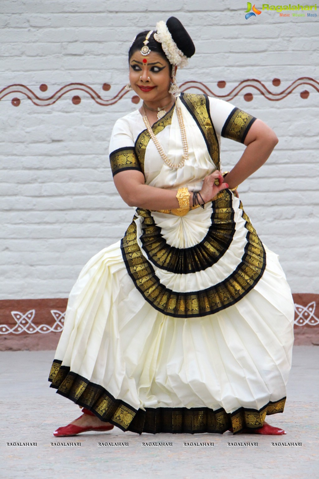 Rasollas - Krishnam Vande Jagad Gurum by Sri Sai Nataraja Academy of Kuchipudi Dance, Hyderabad