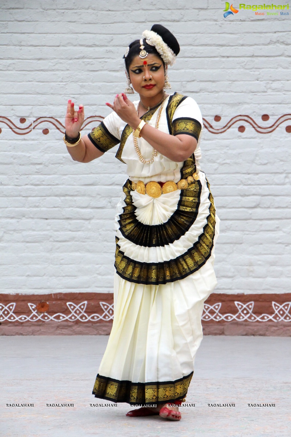 Rasollas - Krishnam Vande Jagad Gurum by Sri Sai Nataraja Academy of Kuchipudi Dance, Hyderabad