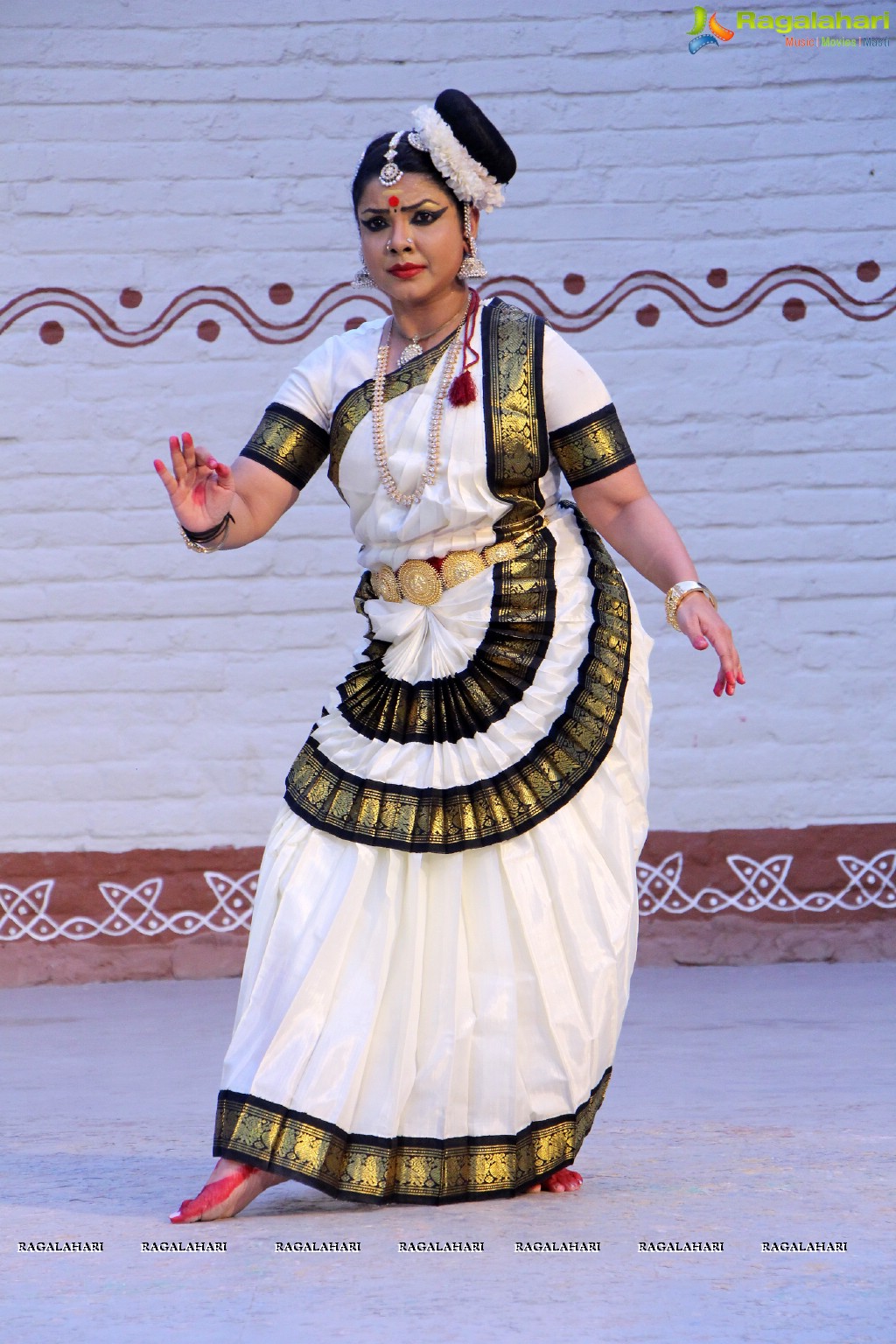 Rasollas - Krishnam Vande Jagad Gurum by Sri Sai Nataraja Academy of Kuchipudi Dance, Hyderabad