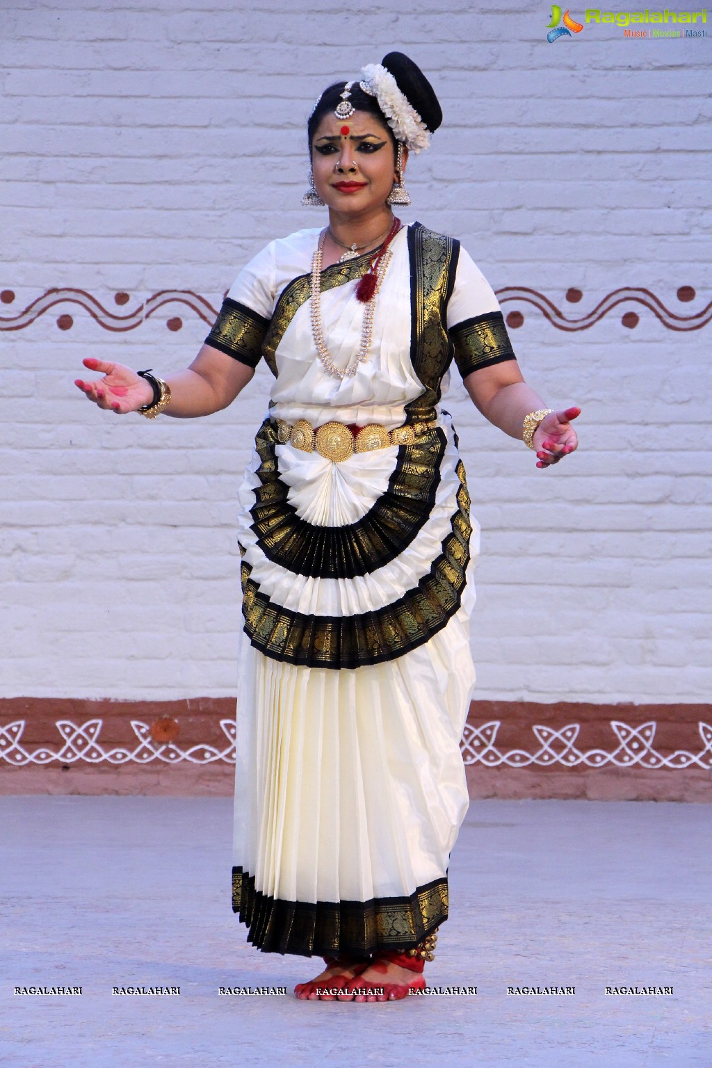 Rasollas - Krishnam Vande Jagad Gurum by Sri Sai Nataraja Academy of Kuchipudi Dance, Hyderabad