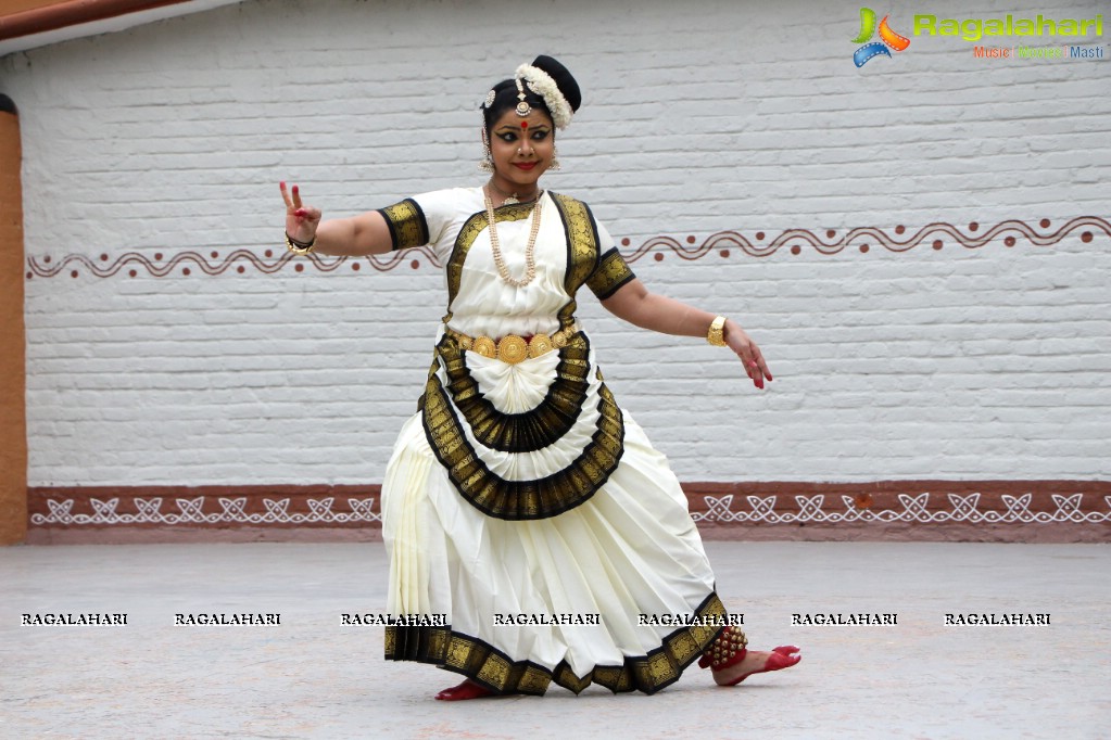 Rasollas - Krishnam Vande Jagad Gurum by Sri Sai Nataraja Academy of Kuchipudi Dance, Hyderabad