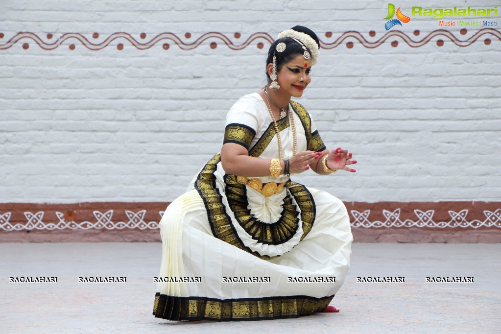 Rasollas - Krishnam Vande Jagad Gurum by Sri Sai Nataraja Academy of Kuchipudi Dance, Hyderabad