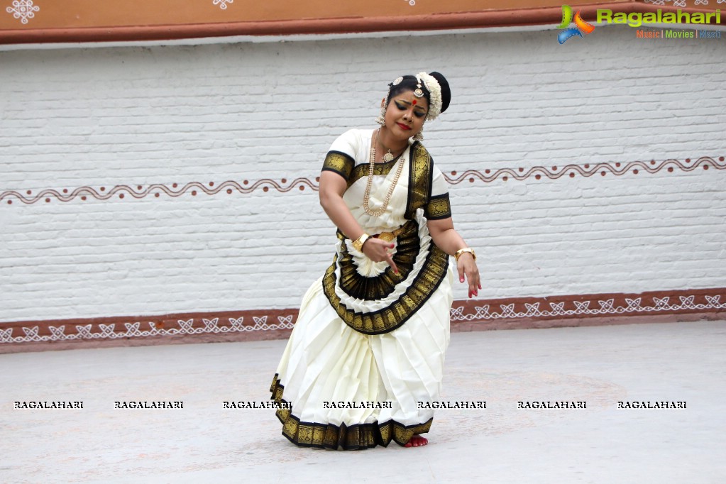 Rasollas - Krishnam Vande Jagad Gurum by Sri Sai Nataraja Academy of Kuchipudi Dance, Hyderabad