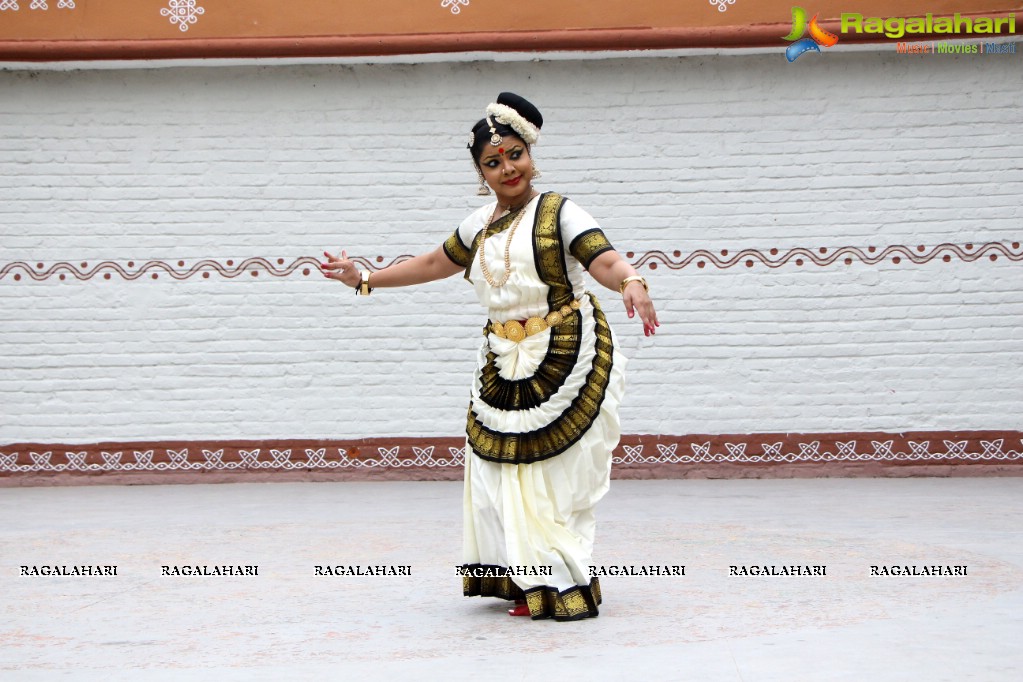 Rasollas - Krishnam Vande Jagad Gurum by Sri Sai Nataraja Academy of Kuchipudi Dance, Hyderabad