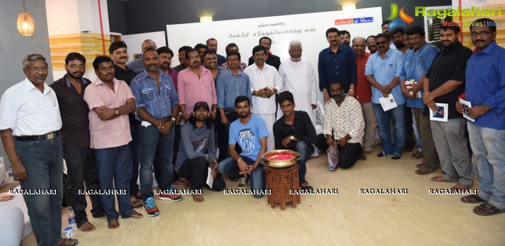 Director Lingusamy's 'Selfie Eduthu Kolkirathu Maram Lingu 2' Book Launch