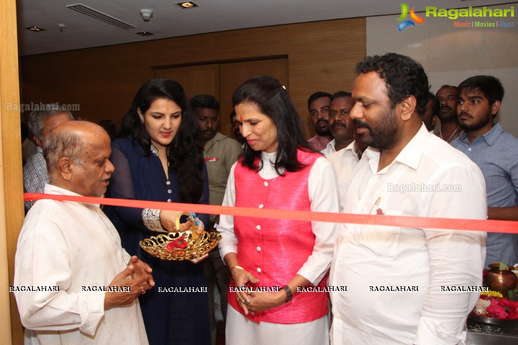 Deepika Sirwani presents Showcase Launch at Marigold Hotel (Day 1)