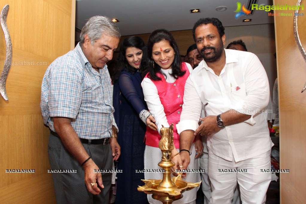 Deepika Sirwani presents Showcase Launch at Marigold Hotel (Day 1)