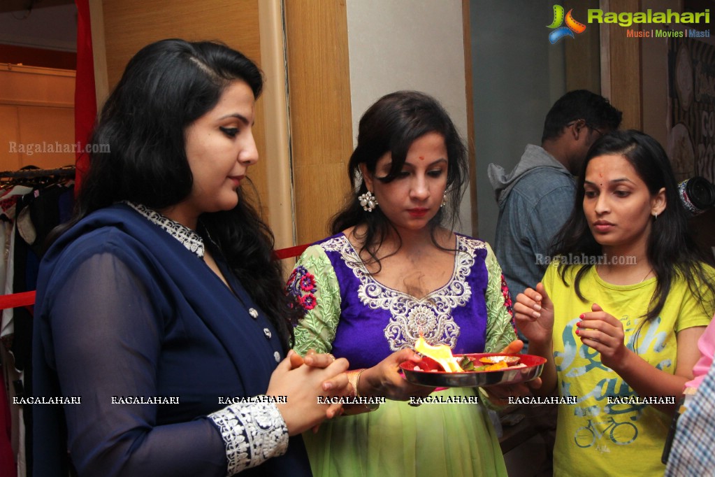 Deepika Sirwani presents Showcase Launch at Marigold Hotel (Day 1)
