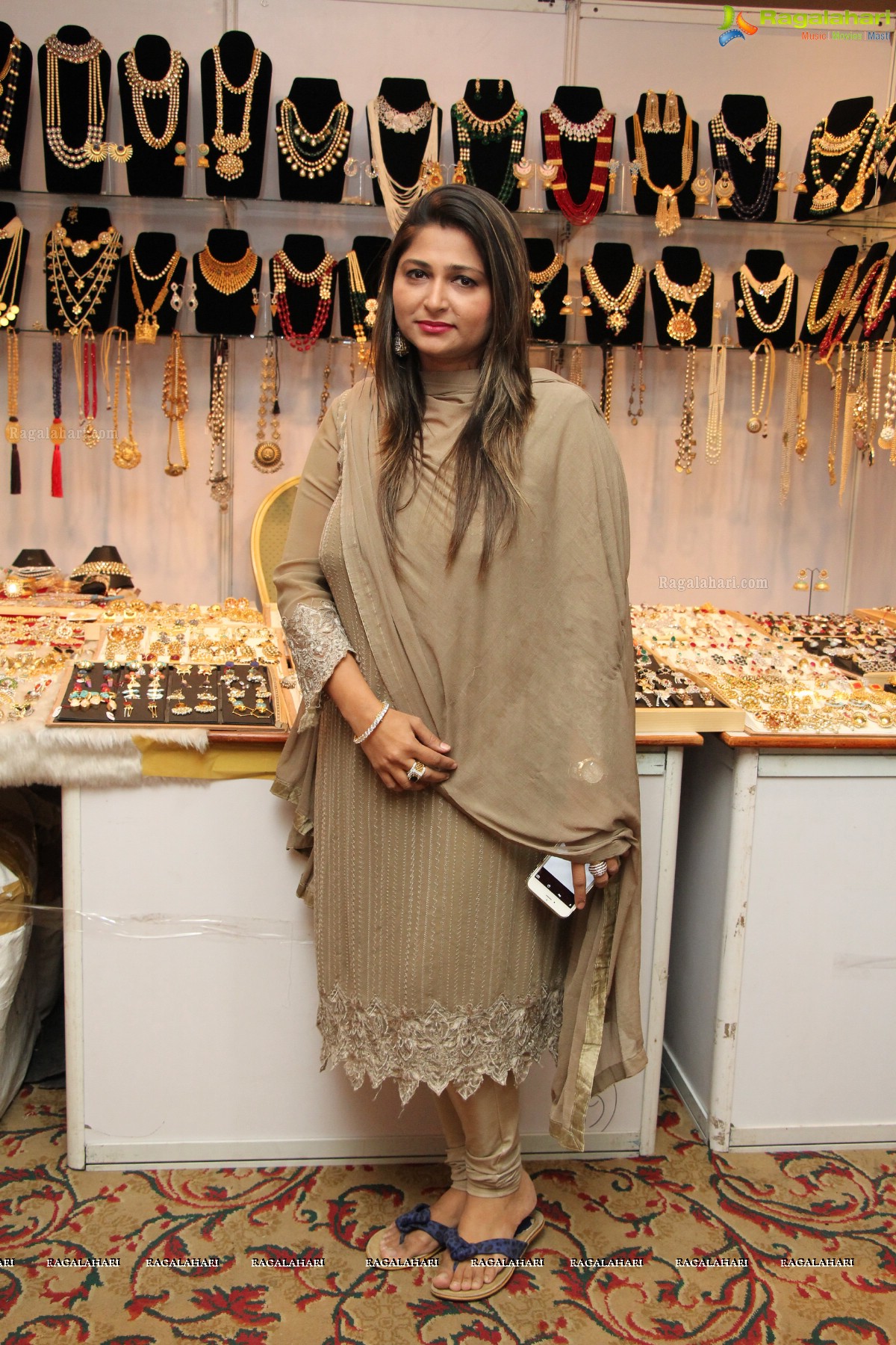 Mannara Chopra inaugurates Trendz Exhibition and Sale at Taj Krishna, Hyderabad