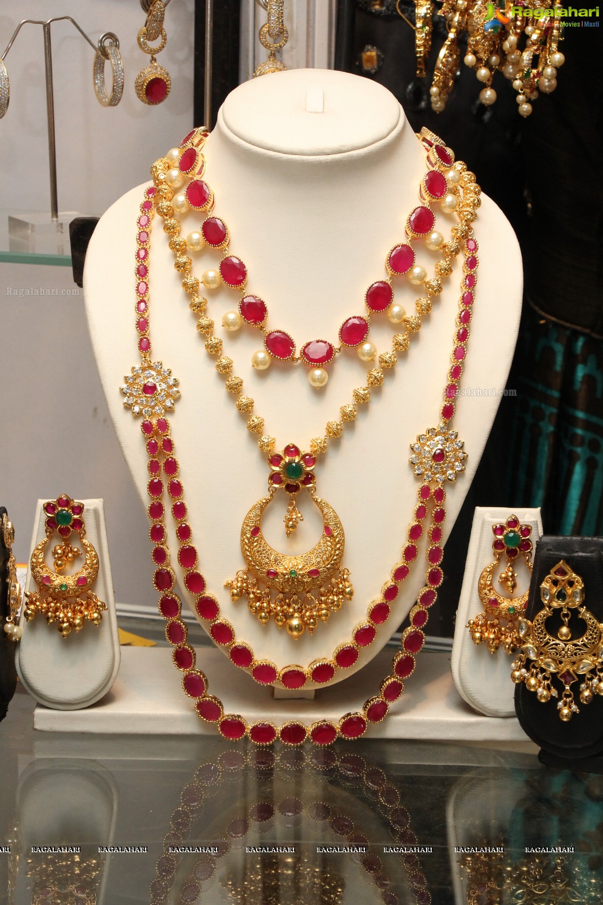 Mannara Chopra inaugurates Trendz Exhibition and Sale at Taj Krishna, Hyderabad