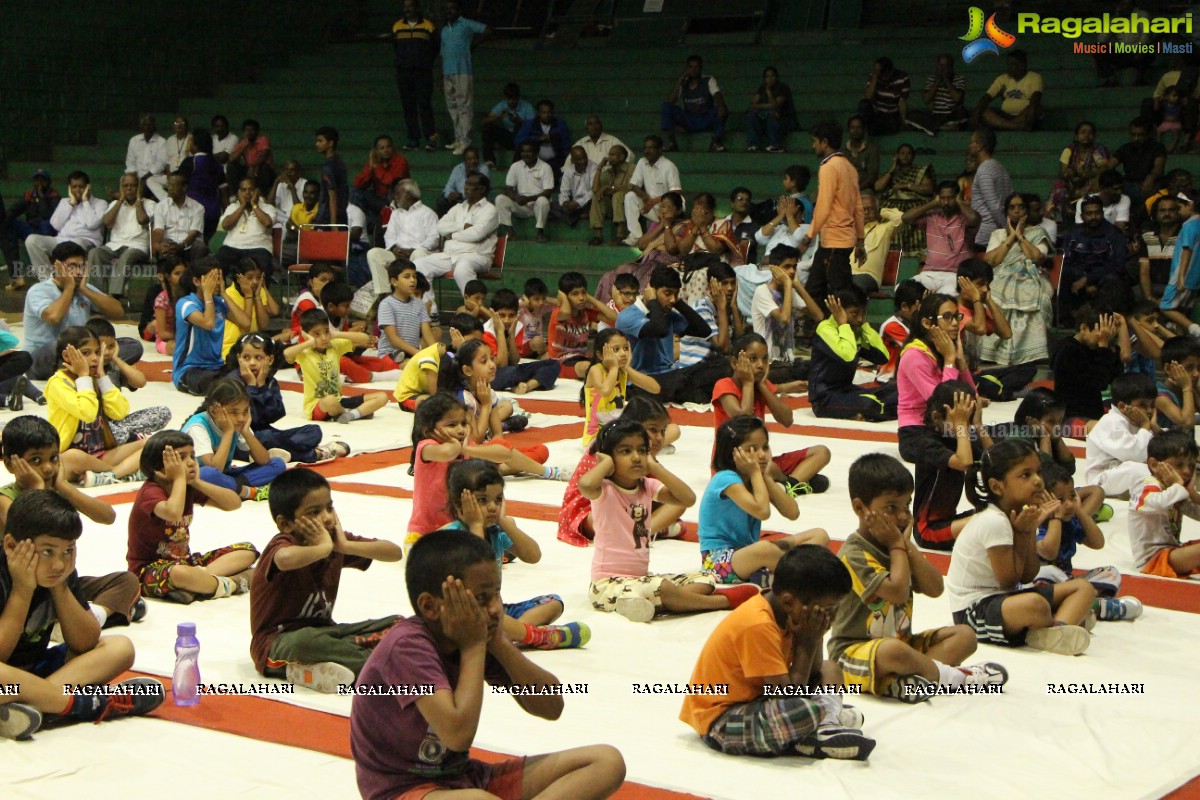 World Yoga Day 2016 Celebrations with Mansi Gulati, Hyderabad