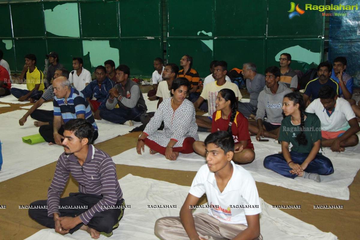 World Yoga Day 2016 Celebrations with Mansi Gulati, Hyderabad