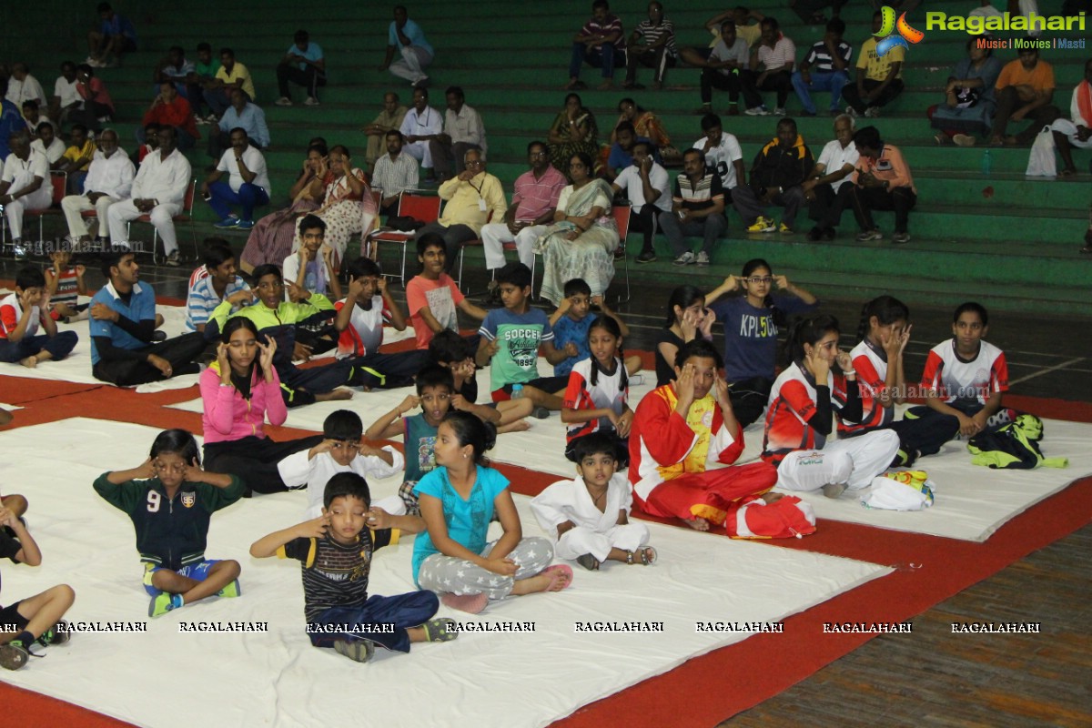 World Yoga Day 2016 Celebrations with Mansi Gulati, Hyderabad