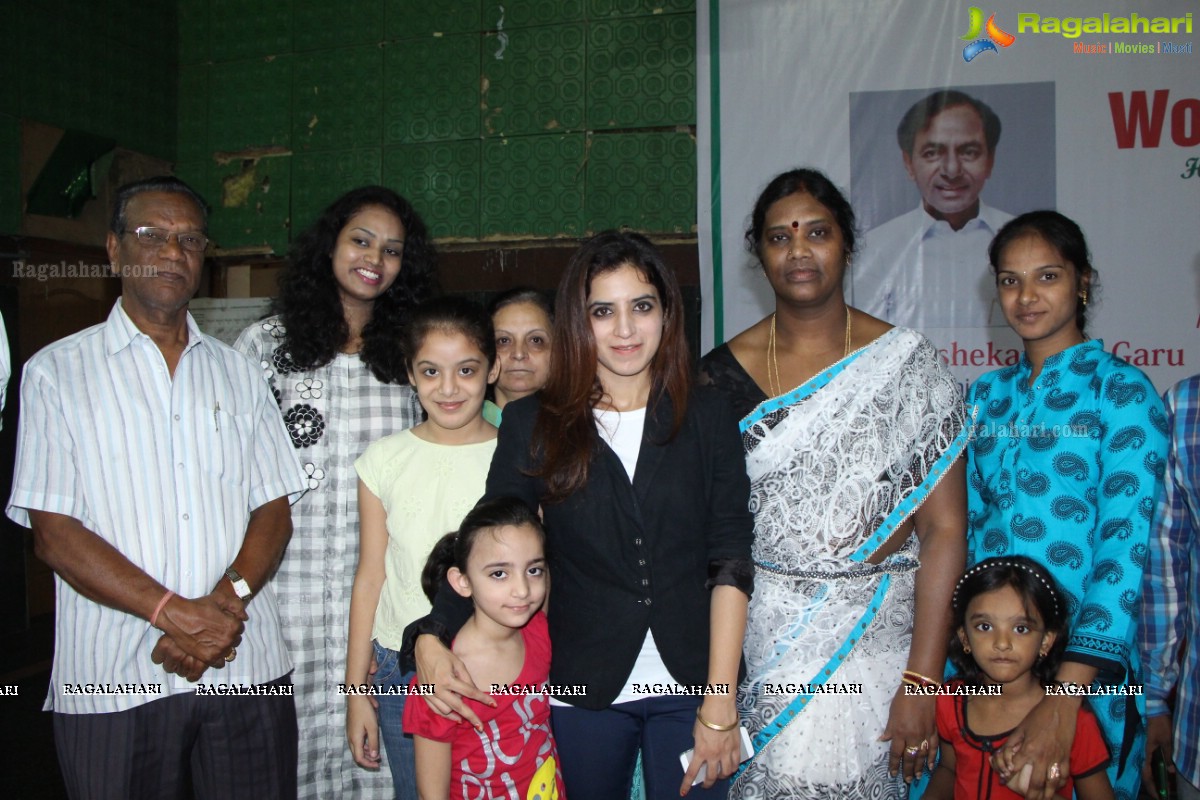 World Yoga Day 2016 Celebrations with Mansi Gulati, Hyderabad