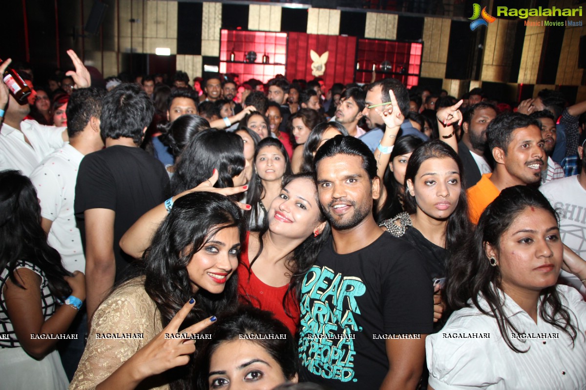Bollywood Weekend Party with DJ Piyush Bajaj at Playboy Club