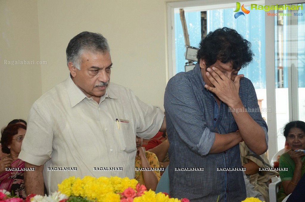 Celebrities pay condolence to C Narayana Reddy