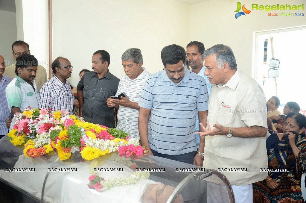 Celebrities pay condolence to C Narayana Reddy