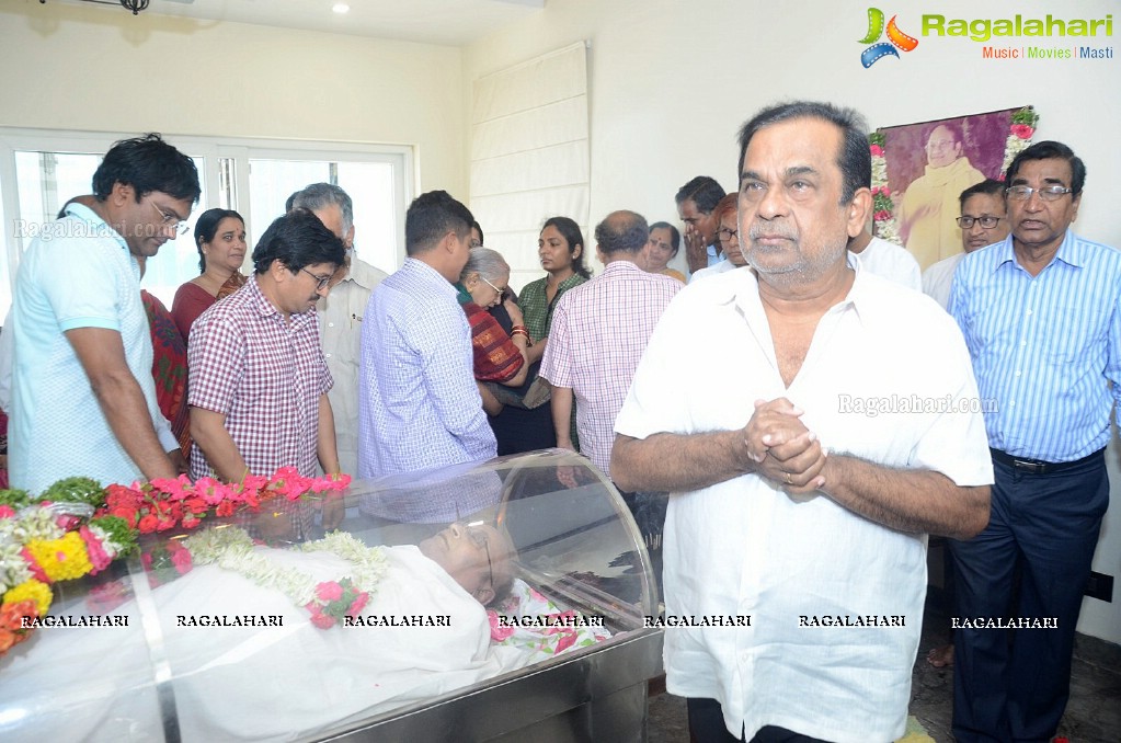 Celebrities pay condolence to C Narayana Reddy