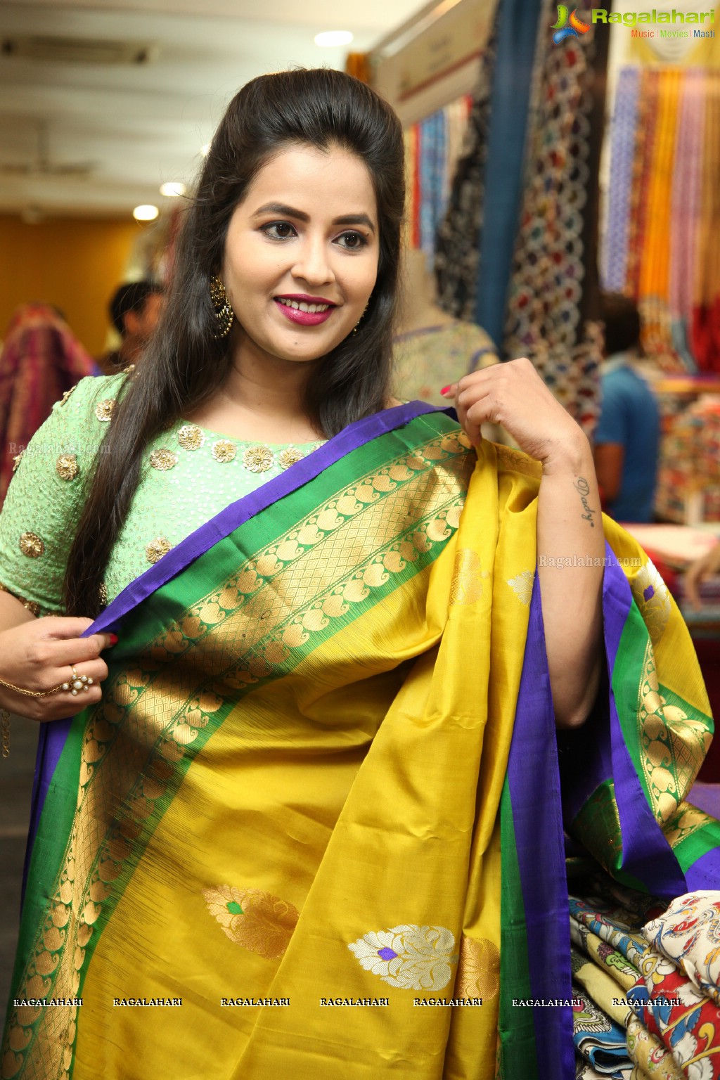 Komali launches Silk India Expo at Sri Raja Rajeshwari Gardens, Secunderabad