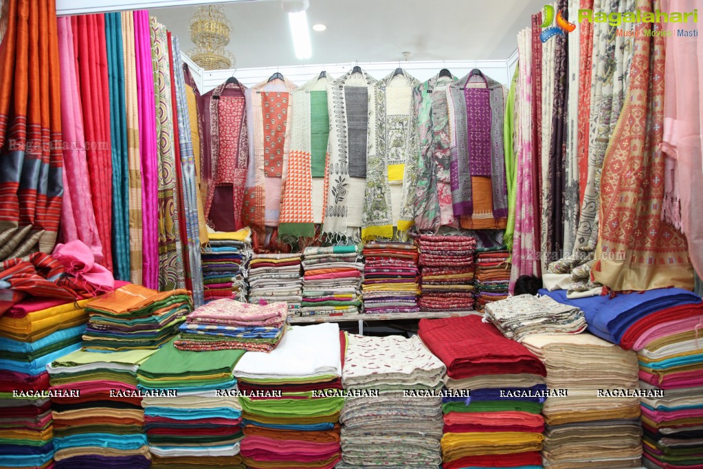 Komali launches Silk India Expo at Sri Raja Rajeshwari Gardens, Secunderabad